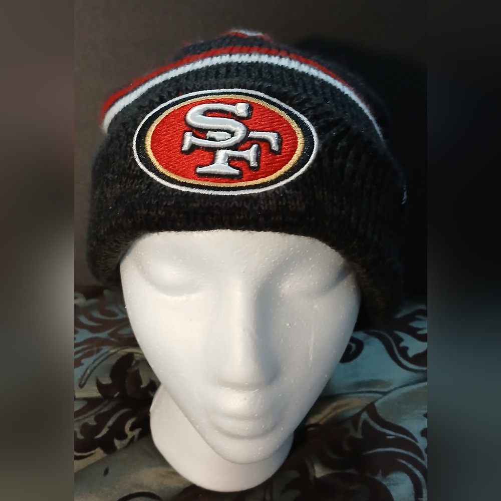 NWOT Unisex Black SF Logo Beanie